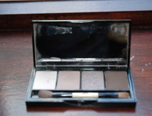 Bobbi Brown Nude on Nude. I think this may have been a limited edition. Bobbi brown is the queen of neutral shades thoguh so will always have these kidn of shades in stock. keep an eye out for palettes like this in Spring or at Christmas as they are usually great value compared to buying single shadows